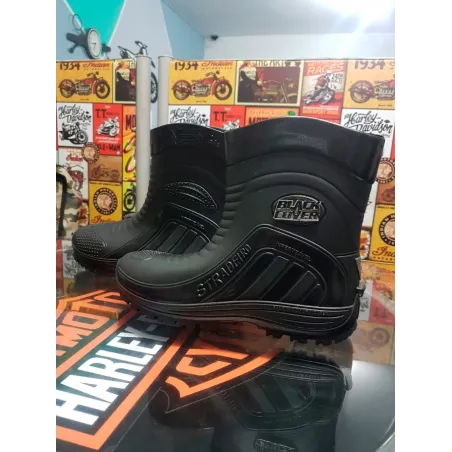 Bota PVC 100% Impermeável.