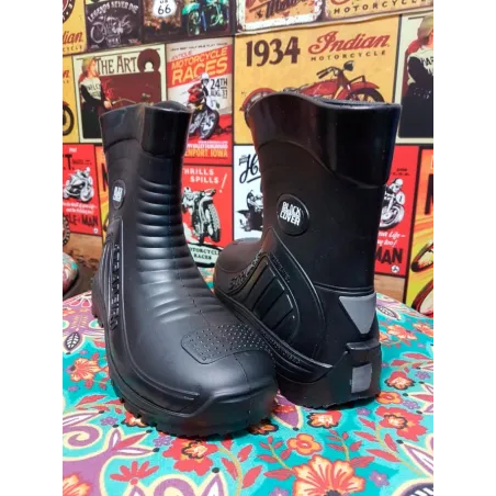 Bota PVC 100% Impermeável.